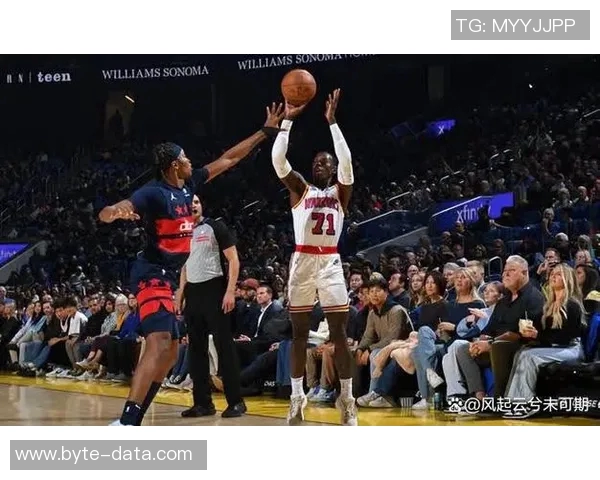 勇士主场强势击败国王122比103展现冠军实力