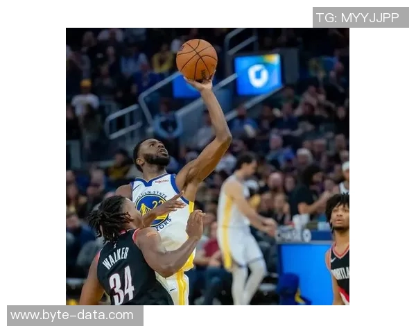 勇士与开拓者激战四月二十六日争夺季后赛关键胜利的精彩对决